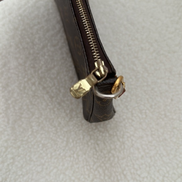 Louis Vuitton Pouchette - Picture 7 of 7